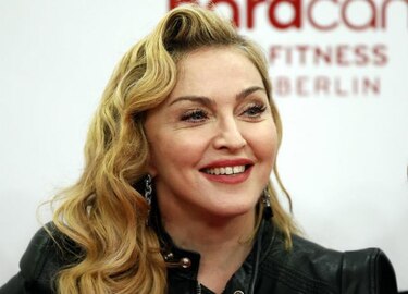 Madonna entrena con muletas en el gimnasio