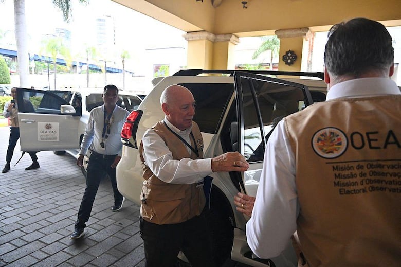 Por qué aún se desconocen los resultados definitivos de las reñidas elecciones presidenciales en Honduras a más de una semana de celebrarse los comicios