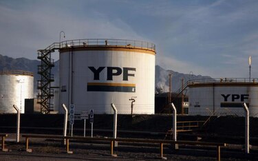 Comienza primera asamblea de accionistas de YPF tras expropiación a Repsol
