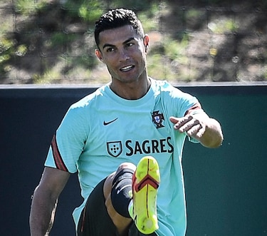 Cristiano Ronaldo firmó un contrato por dos años con el Manchester United