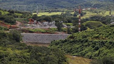 Hidroeléctricas prosperaron por contactos clave