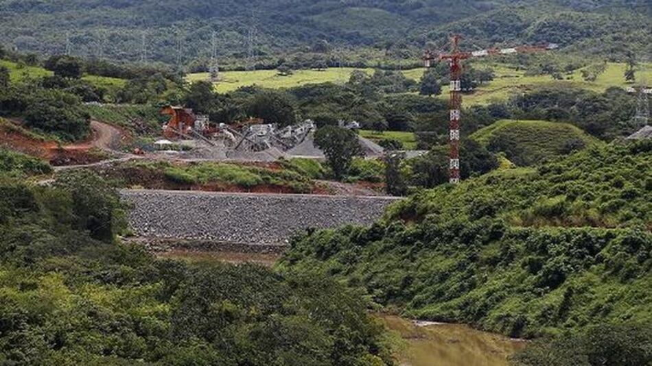 Hidroeléctricas prosperaron por contactos clave