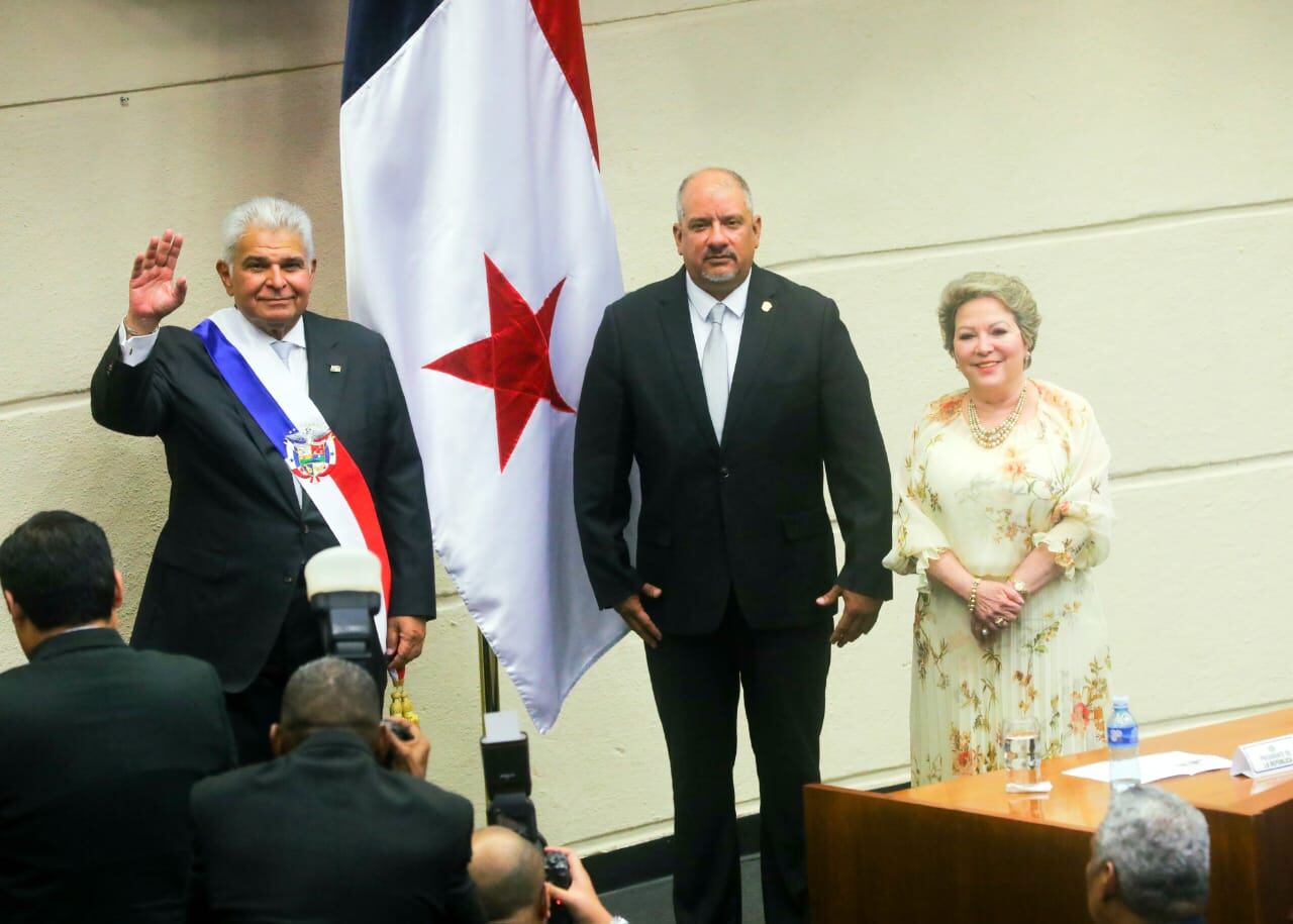 Presidente Mulino promete consultar a ciudadanos sobre mina controversial