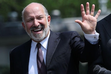 Cuáles son algunos de los principales nombres que figuran en los archivos de Epstein