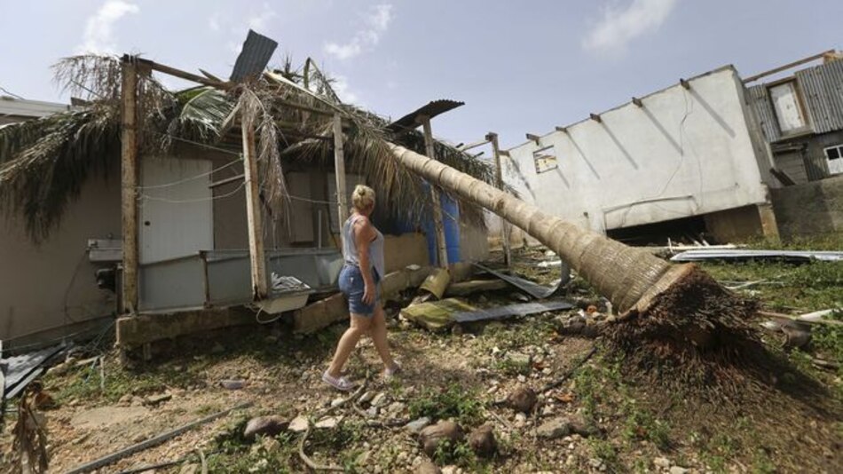 Puerto Rico está aislada después del huracán; Trump anuncia que irá a la isla el 3 de octubre