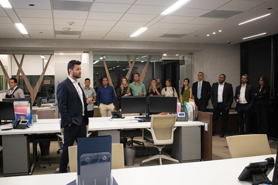 Inversionistas franceses, optimistas en que Panamá salga pronto de lista gris de Gafi