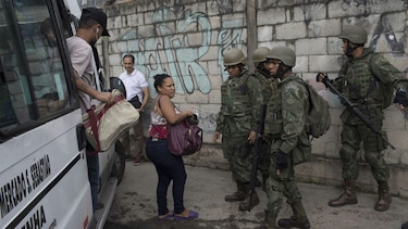 Cámara baja de Brasil aprueba intervención militar en Río de Janeiro