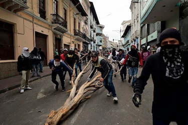 Ecuador: Moreno abre las puertas al diálogo, mientras manifestantes asaltan sede del Congreso