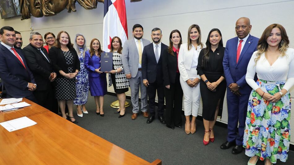 Asamblea cierra sesiones ordinarias y entra en receso de dos meses