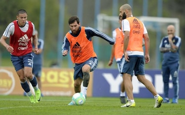 Messi practica en Argentina para choques con Uruguay y Venezuela