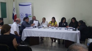 Tres consorcios se interesaron en el suministro de 48 ambulancias para la CSS