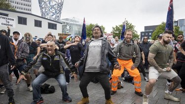 Tribu maori de Nueva Zelanda pide a antivacunas dejar de usar su ‘haka’ tradicional