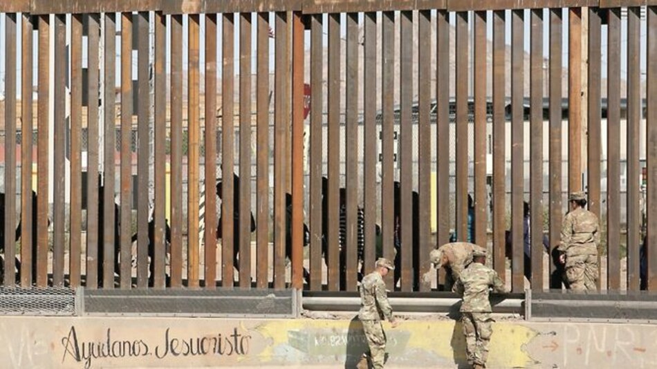 Piden negar fondos para muro fronterizo