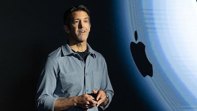 Quién es John Ternus, el ingeniero que será el nuevo CEO de Apple (y qué significa para el futuro de la empresa)