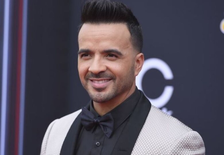 Luis Fonsi comparte las playas de Puerto Rico en 'Calypso'