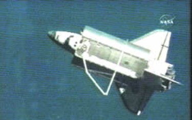 Discovery descubre objeto no identificado