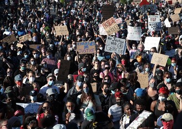 Anuncian toques de queda en Los Ángeles, Filadelfia y Atlanta luego de protestas contra la policía 