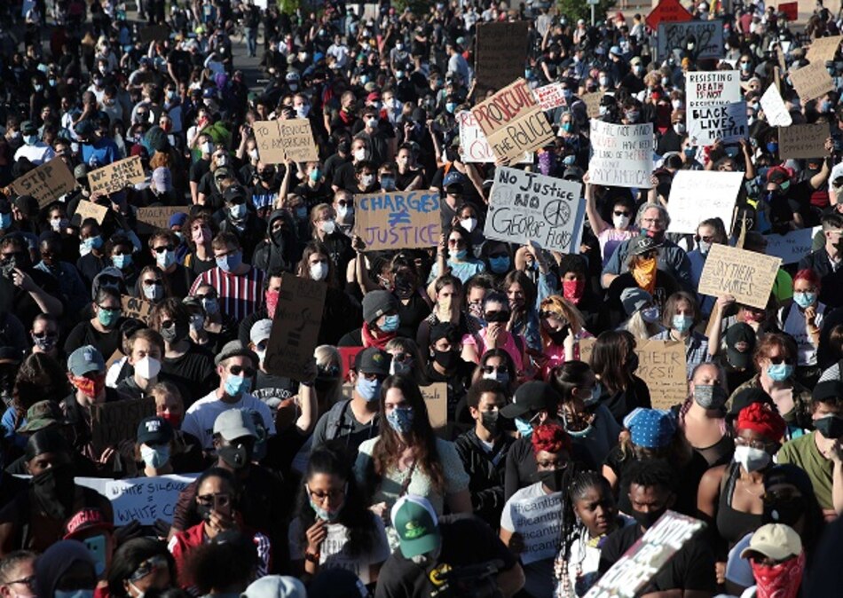 Anuncian toques de queda en Los Ángeles, Filadelfia y Atlanta luego de protestas contra la policía