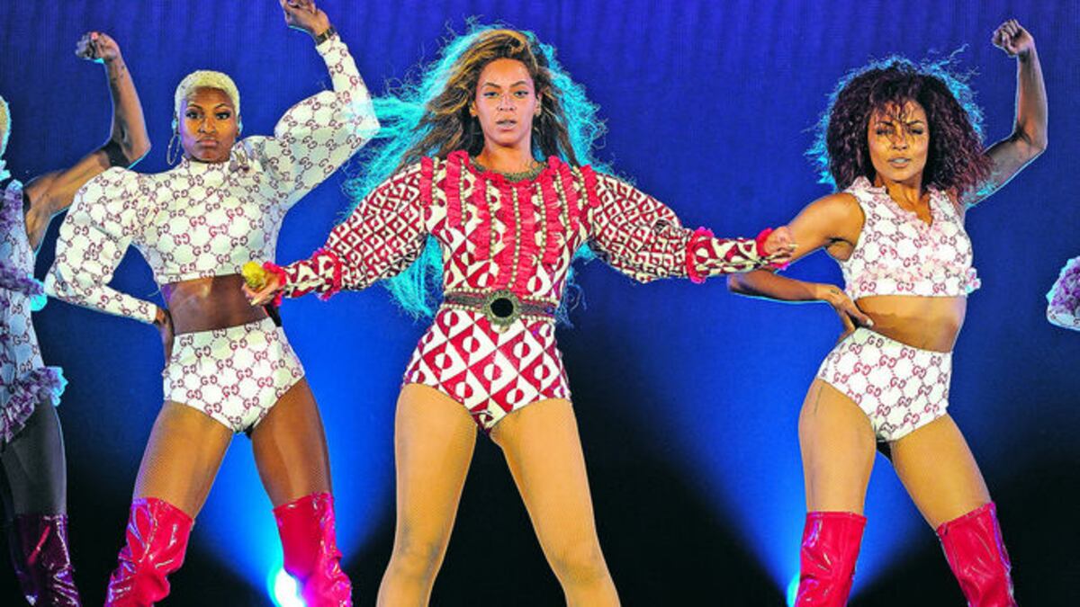 Beyonce pasó con tanta habilidad de lo vulnerable al control, que era imposible saber qué era verdad y qué era interpretación artística.
