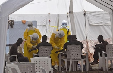 Los países afectados por el ébola están sobrepasados por la epidemia