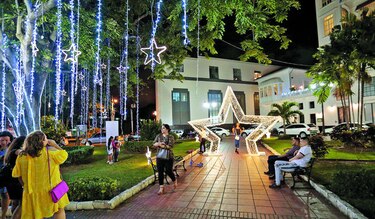 La ciudad de Panamá está iluminada