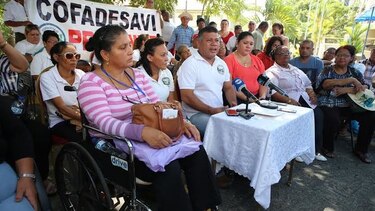 Víctimas de envenenamiento masivo se quejan por procedimiento en audiencia