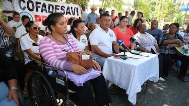 Víctimas de envenenamiento masivo se quejan por procedimiento en audiencia