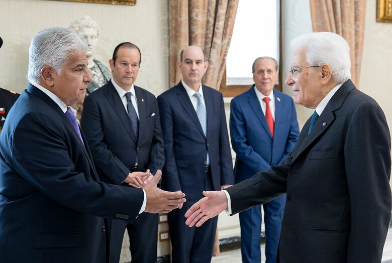 Mulino busca apoyo de Italia para sacar a Panamá de listas discriminatorias