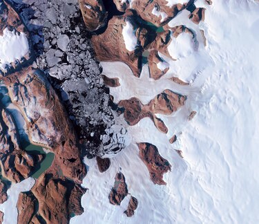 Describen cómo los lagos subglaciales de Groenlandia fracturan e inundan la capa de hielo