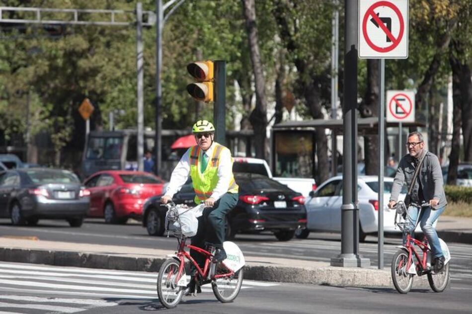 Ciudad de México estrena código de circulación asfixiada por tráfico