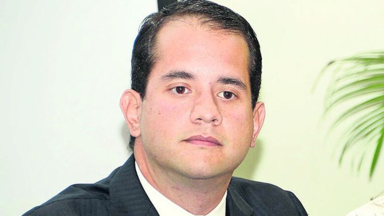 Adolfo De Obarrio, con orden de arresto