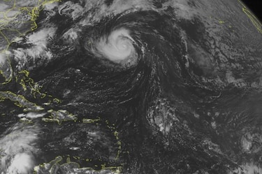 Tormenta tropical Edouard pierde fuerza en su camino a las islas Azores