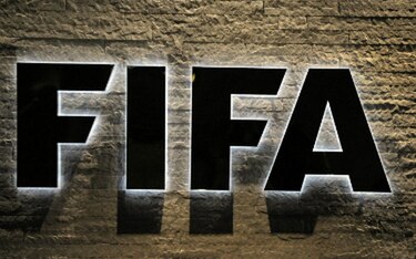 Empresario argentino vinculado al escándalo de FIFA se entrega en Italia