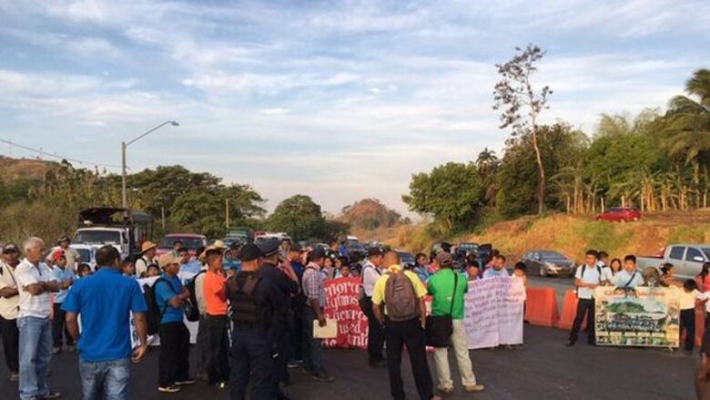 Docentes protestaron en la Interamericana