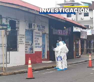 Asesinan a una mujer dentro de un restaurante e identifican al sospechoso como su expareja