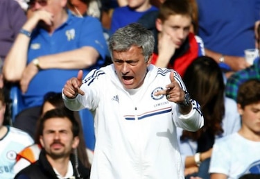 Multan a Mourinho por felicitar con ironía a árbitro