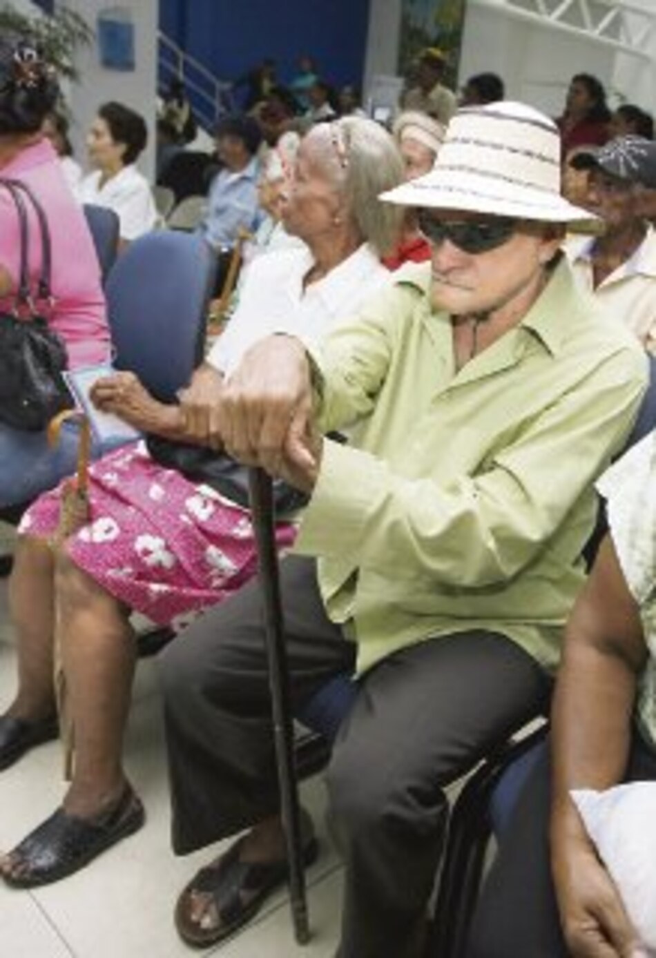 Cobran primer bono del año de ‘100 a los 70’