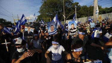 Reprimen a opositores de Daniel Ortega, que pedían adelanto de elecciones