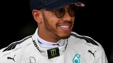 Lewis Hamilton logra en Silverstone su 'pole position' número 67
