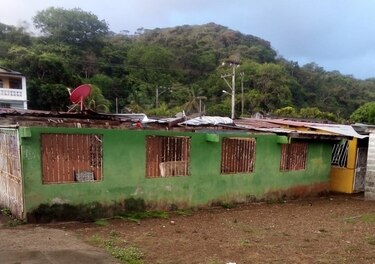 Varias casas afectadas tras fuertes vientos en Nombre de Dios, Colón