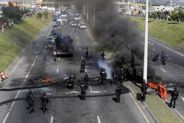 Presidente de Ecuador declara estado de excepción en tres provincias por protestas indígenas