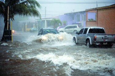 Mal tiempo no cede; 280 casas anegadas