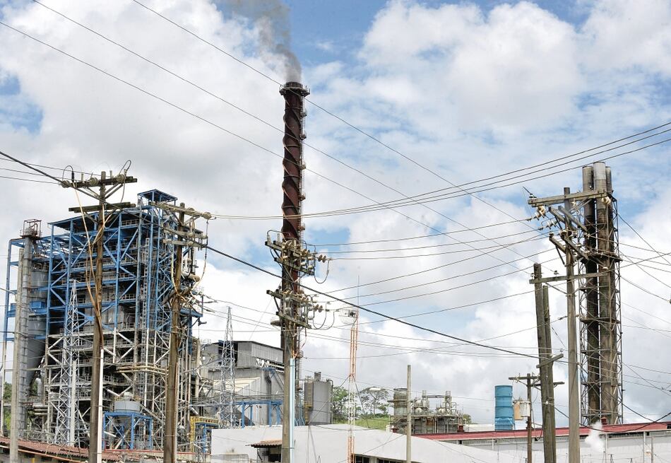 Deudas y cambio climático acorralan planta de carbón
