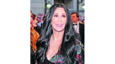 Cher demanda a firma por pérdida de 800 mil dólares
