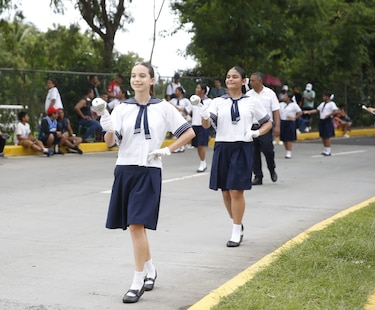 Colorido desfile honra los 506 años de Panamá la Vieja con música y cultura