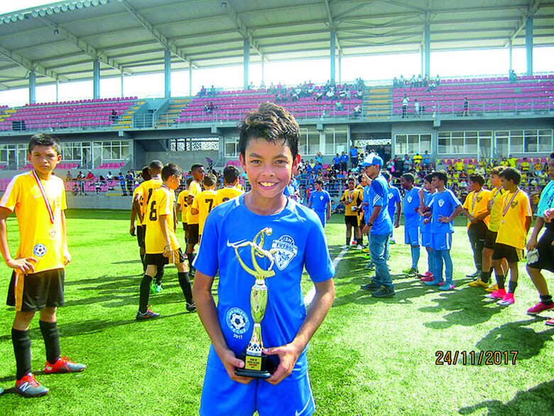 Los reyes de la temporada del fútbol colegial