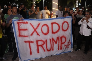 Caravana migrante sale del sur de México hacia Estados Unidos a una semana del regreso de Trump