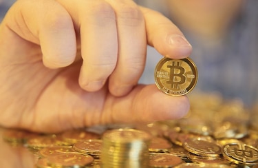 Criptomonedas salen a flote pese a obstáculos iniciales