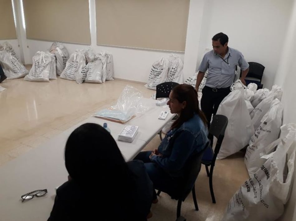 Entregan actas de mesa y urnas para primarias del Partido Panameñista en Herrera