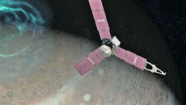 Juno orbita en torno a Júpiter